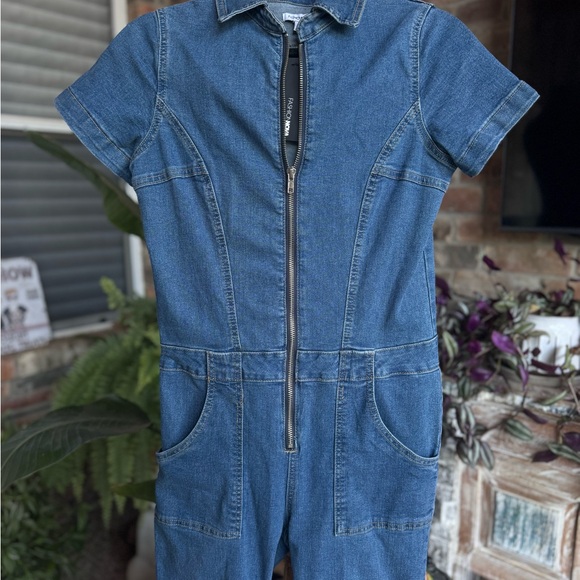 Fashion Nova Flare Leg Jumpsuit - Picture 5 of 5